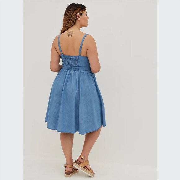 Torrid Tie-Front Skater Dress - Chambray Blue Size 4 - Picture 5 of 5